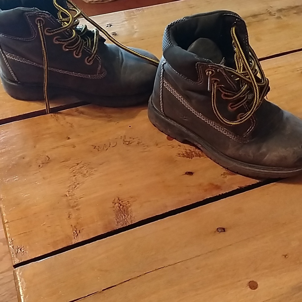 Boots - Picture 2 of 4